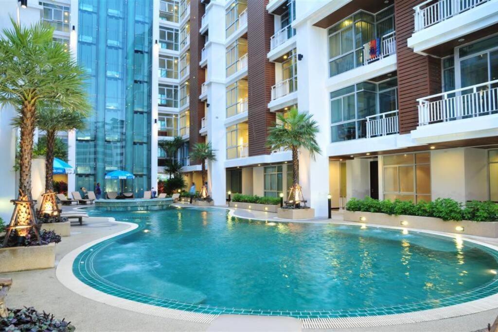 Recently Renovated Pool View Apartment In Modern Complex Patong Ngoại thất bức ảnh